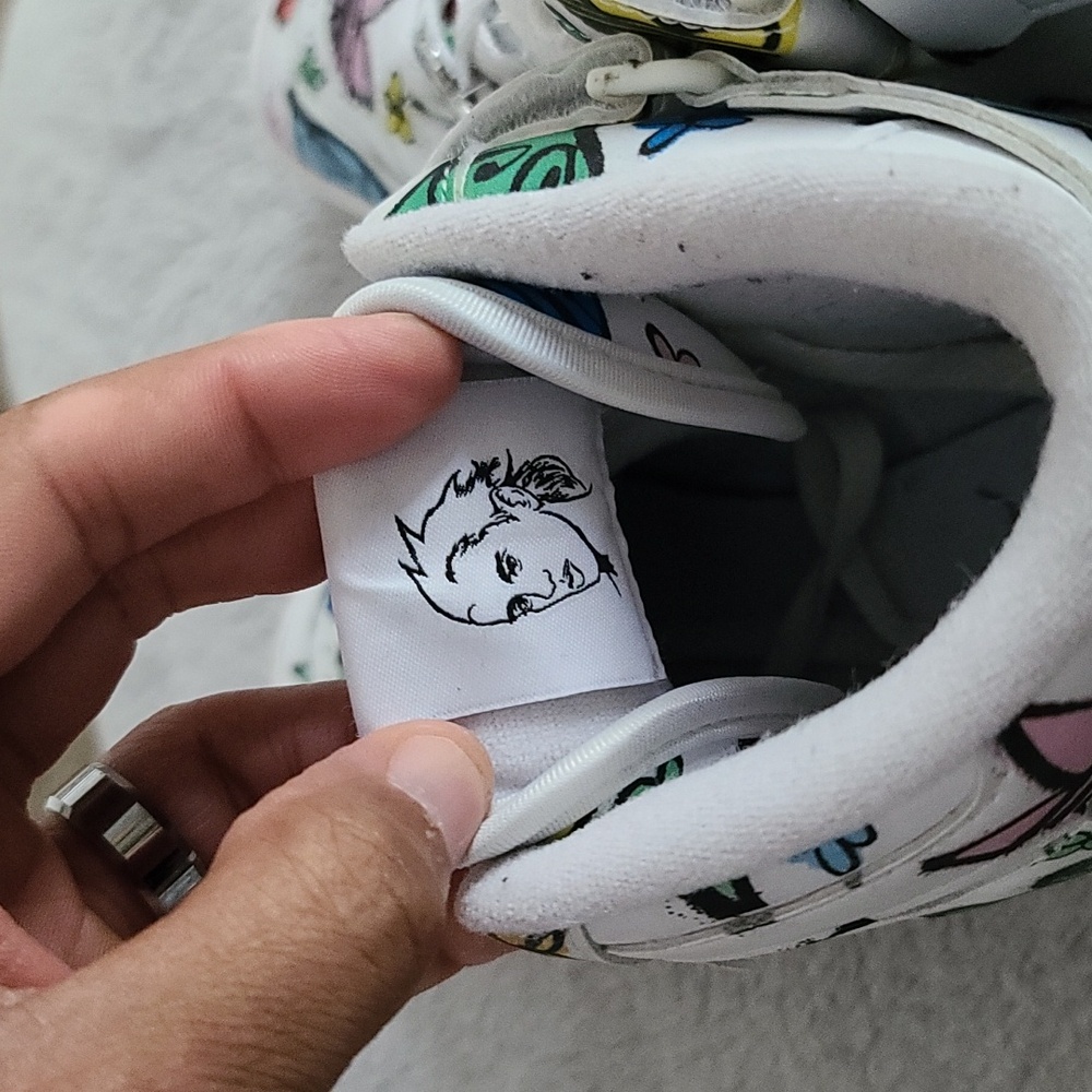 ADIDAS SHOES - Picture 6 of 8